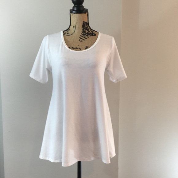 LuLaRoe Tops - NWOT LuLaRoe Perfect Tee , Solid white flawless